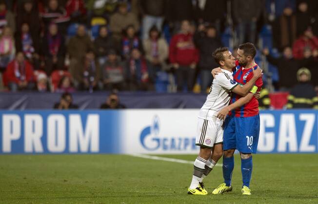 Pavel Horvath (Plzen, right) and Rafinha (Bayern) are pictured during their 4th round of the Champions League group D soccer match FC Viktoria Plzen vs. FC Bayern Munich in Pilsen, Czech Republic, November 5, 2013. (CTKxPhoto MichalxKamaryt) CTKPhotoP201311050864601  kmt 8