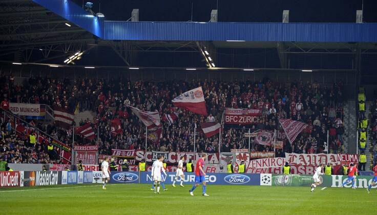 05.11.2013, Fussball Champions League 2013 2014, Vorrunde, 4.Spieltag,FC Bayern München, in der Doosan Arena Pilsen (Tschechische Republik). Bayernfans in ihrer Kurve.
