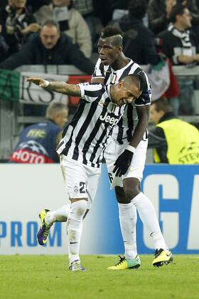 Arturo Vidal Juventus, Paul Pogba Juventus, Goal Celebration Torino 05-11-2013 Juventus Stadium Football Calcio 2013 2014 Champions League Juventus Turin - Real Madrid MarcoxBertorello