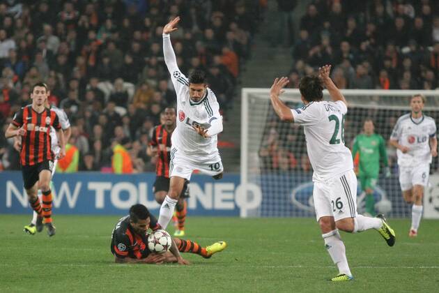 Fussball - Champions League 2013 2014 - Shakhtar Donetsk - Bayer 04 Leverkusen: Emre Can und Alex Teixeira 