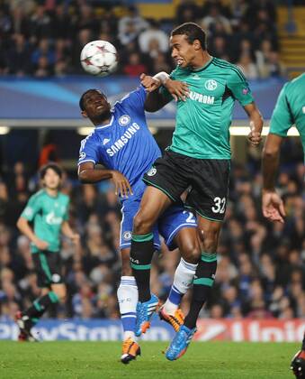 Football - 2013 2014 Champions League - Group E: Chelsea vs. FC Schalke 04 Samuel Eto o - Chelsea Joel Matip - Schalke at Stamford Bridge. COLORSPORT ANDREW COWIE 
