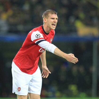 Per Mertesacker 4 (Arsenal FC) gibt Anweisungen wütend, sauer, Emotion Borussia Dortmund vs FC Arsenal --- Fussball --- Champions League --- 06.11.2013 EP_JSE