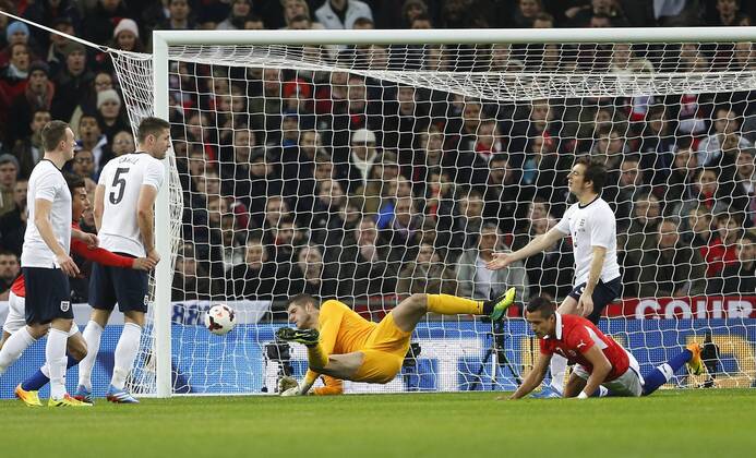 Chile s Alexis Sanchez scoring his sides opening goal - England v Chile - International Friendly - Wembley Stadium - London - England -15 11 2013 - Pic David Klein Sportimage EDITORIAL USE ONLY. No use with unauthorised audio, video, data, fixture lists, club league logos or live services. Online in-match use limited to 120 images, no video emulation. No use in betting, games or single club league player publications.