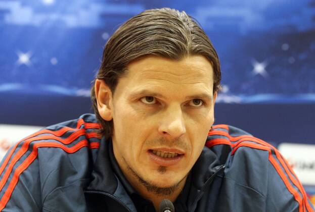 ITAR-TASS: MOSCOW REGION, RUSSIA. NOVEMBER 26, 2013. Bayern s Daniel Van Buyten gives a press conference ahead of the UEFA Champions League Group D Round 5 football match against CSKA Moscow.  RE1317DD