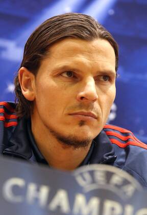 ITAR-TASS: MOSCOW REGION, RUSSIA. NOVEMBER 26, 2013. Bayern s Daniel Van Buyten gives a press conference ahead of the UEFA Champions League Group D Round 5 football match against CSKA Moscow.  RE1317D8