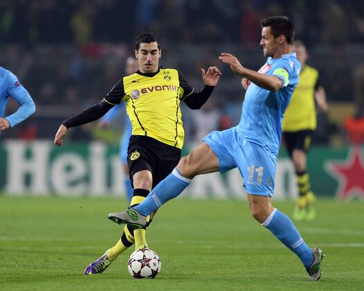 26.11.2013, xtvx, Fussball Champions League, Borussia Dortmund - SSC Neapel, v.l. Henrikh Mkhitaryan (Borussia Dortmund), Christian Maggio (SSC Neapel)