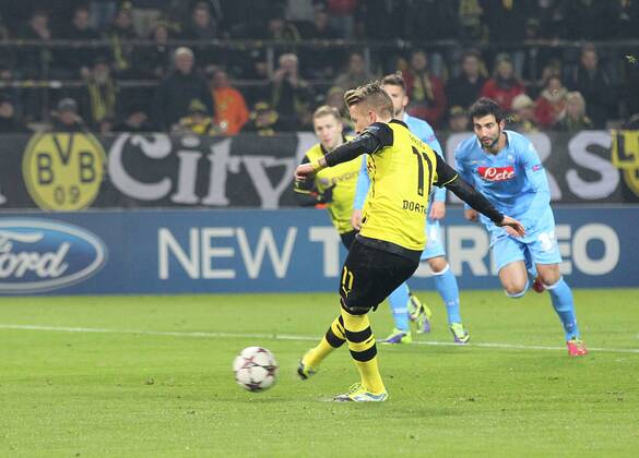 26.11.2013, xtvx, Fussball Champions League, Borussia Dortmund - SSC Neapel, v.l. Marco Reus (Borussia Dortmund) Goal scored, Tor zum 1:0