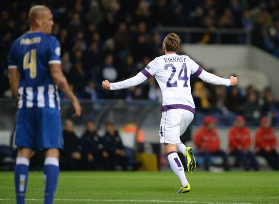 FUSSBALL CHAMPIONS LEAGUE SAISON 2013 2014 Vorrunde in Porto FC Porto - FK Austria Wien 26.11.2013 JUBEK Austria; Torschuetze zum 0-1 Roman Kienast 