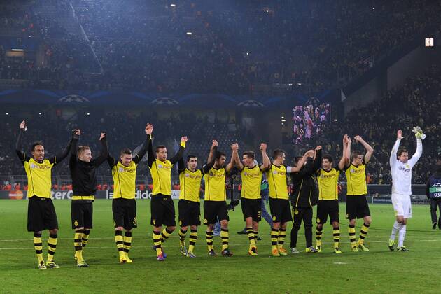 Fußball Champions League Gruppenphase 5.Spieltag: Borussia Dortmund - SSC Neapel am 26.11.2013 im Signal Iduna Park in Dortmund Die Dortmunder Spieler freuen sich über den Sieg
