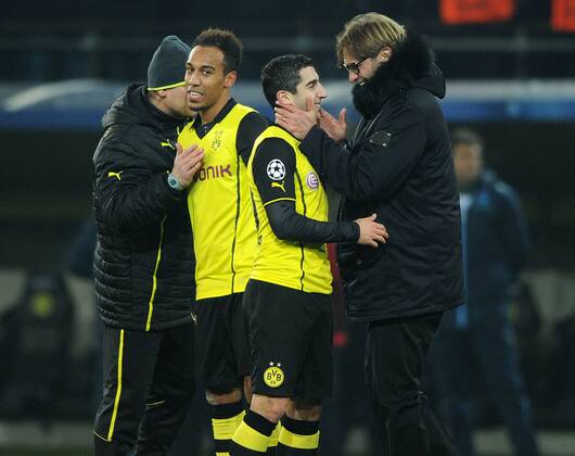 26-11-2013, Fussball, Saison 2013-2014, UEFA Champions League, Vorrunde, Borussia Dortmund - SSC Neapel, v.re., Trainer Jürgen Klopp (Jürgen Klopp, Borussia Dortmund), Henrikh Mkhitaryan (Borussia Dortmund), Pierre-Emerick Aubameyang (Pierre Emerick Aubameyang, Borussia Dortmund), Torwarttrainer Wolfgang de Beer (Borussia Dortmund)
