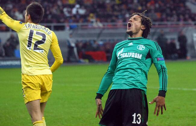 26.11.2013 Bucharest(Romania) FC Steaua - FC Schalke 04 UEFA Champions League men s football Jermaine Jones (r) FC Schalke 04 during match :Stringer 
