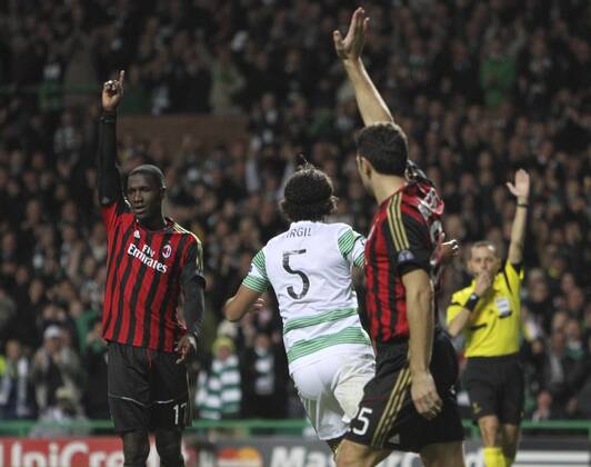 26.11.2013 Glasgow, Scotland. Virgil van Dijk is flagged offside after putting the ball in the net during the Champions League game between Celtic and AC Milan from Celtic Park. xVagelisxGeorgarioux  ActionPlus20158240