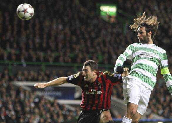 26.11.2013 Glasgow, Scotland. Georgios Samaras goes close with a header during the Champions League game between Celtic and AC Milan from Celtic Park. xVagelisxGeorgarioux  ActionPlus20158237
