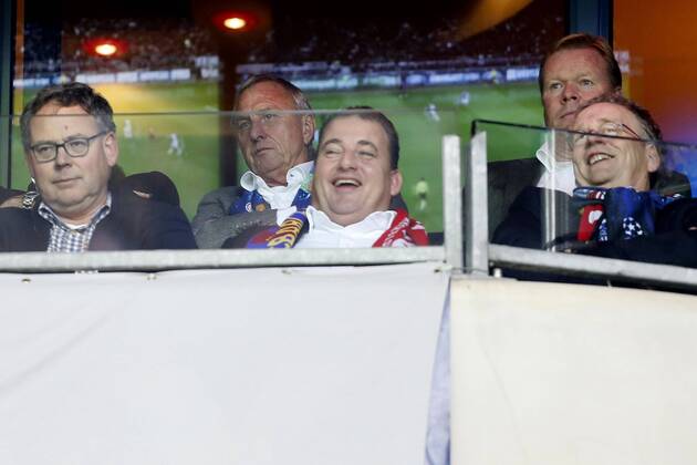 Johan Cruyff, Coach Ronald Koeman of Feyenoord during the Champions League match between Ajax Amsterdam and FC Barcelona on November 26, 2013 at the Amsterdam Arena in Amsterdam, The Netherlands. Ajax v FC Barcelona UEFA Champions League 2013 2014 xVIxLaurensxLindhoutxIVx 1924428