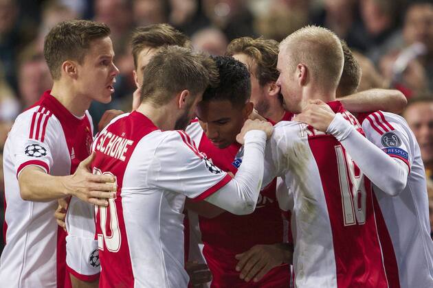 (L-R) Niklas Moisander of Ajax, Joel Veltman of Ajax, Lasse Schone of Ajax, Danny Hoesen of Ajax, Daley Blind of Ajax, Davy Klaassen of Ajax, Viktor Fischer of Ajax during the Champions League match between Ajax Amsterdam and FC Barcelona on November 26, 2013 at the Amsterdam Arena in Amsterdam, The Netherlands. Ajax v FC Barcelona UEFA Champions League 2013 2014 xVIxxIVx 1924763