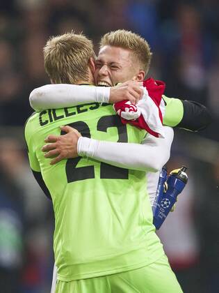 (L-R) goalkeeper Jasper Cillessen of Ajax, Viktor Fischer of Ajax during the Champions League match between Ajax Amsterdam and FC Barcelona on November 26, 2013 at the Amsterdam Arena in Amsterdam, The Netherlands. Ajax v FC Barcelona UEFA Champions League 2013 2014 xVIxxIVx 1924778