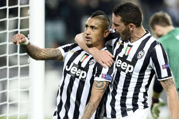 Torino 27 11 2013 - Champions League Juventus Turin - FC Copenhagen foto DanielexBuffa Image Sport - Arturo Vidal und Leonardo Bonucci 