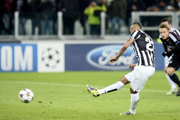 Torino 27 11 2013 - Champions League Juventus Turin - FC Copenhagen foto DanielexBuffa Image Sport - Arturo Vidal 