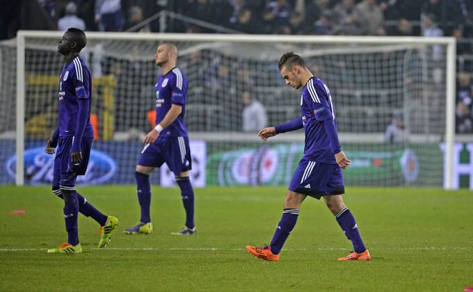 Kouyate Cheikhou of Rsc Anderlecht - Nuytinck Bram of Rsc Anderlecht - Bruno Massimo of Rsc Anderlecht - RSC Anderlecht vs SL Benfica Lissabon - Champions League - Bruxelles - 27 11 2013 PhotoNews Panoramic 