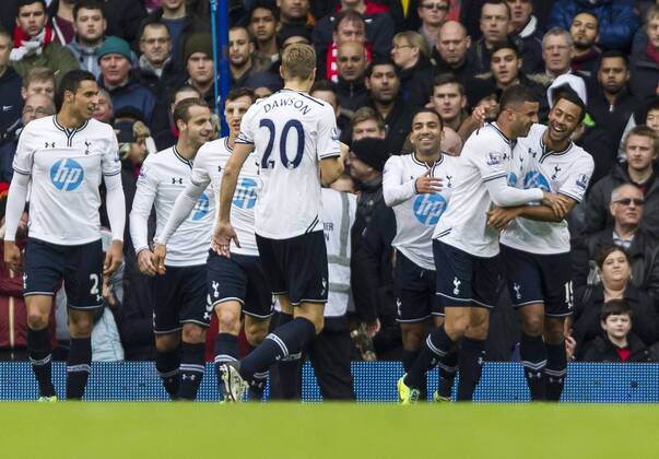 01.12.2013. London, England. Tottenham Hotspur defender Kyle Walker (2) celebrates his free kick goal during the Barclays Premier League match between Tottenham Hotspur and Manchester United ManU from White Hart Lane. xDavidxFearnx  ActionPlus20158949
