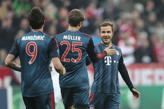 Torjubel von Mario MANDZUKIC 9 (FC Bayern München), Thomas MÜLLER 25 (FC Bayern München) und Mario GÖTZE 19 (FC Bayern München) FC Bayern München vs. Manchester City, Fussball, Championsleague, 10.12.2013 Foto: Eibner EP_ckt