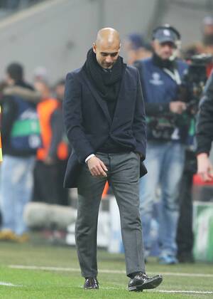 10.12.2013, xtvx, Fussball Champions League, FC Bayern München - Manchester City, v.l. Trainer Pep Guardiola (FC Bayern München) enttäuscht, enttäuscht schauend, dissapointed