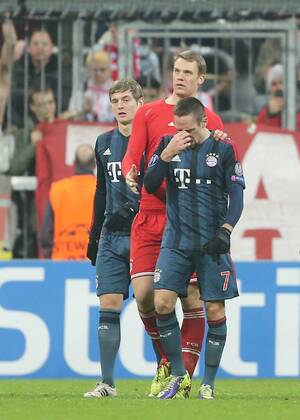 10.12.2013, xtvx, Fussball Champions League, FC Bayern München - Manchester City, v.l. Franck Ribery (FC Bayern München) enttäuscht, enttäuscht schauend, dissapointed nach dem Spiel, after the match
