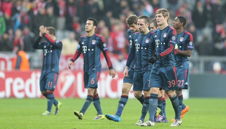10.12.2013, xtvx, Fussball Champions League, FC Bayern München - Manchester City, v.l. Mannschaft Bayern enttäuscht, enttäuscht schauend, dissapointed nach dem Spiel, after the match