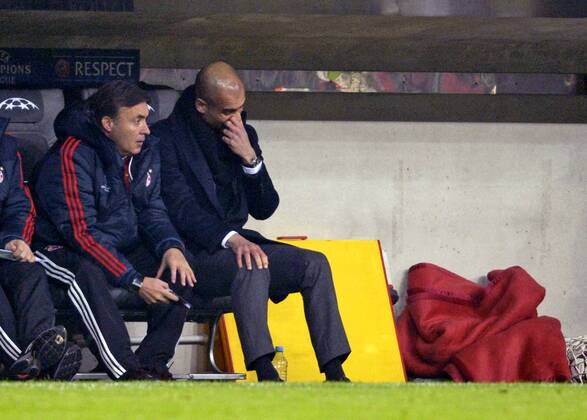 10.12.2013, Fussball Champions League 2013 2014, Vorrunde, 6.Spieltag, FC Bayern München - Manchester City FC, in der Allianzarena München. Trainer Pep Guardiola (re, Bayern München) unzufrieden auf der Bank.