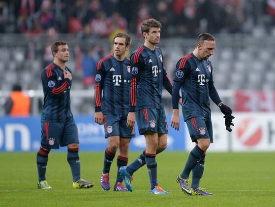 FUSSBALL CHAMPIONS LEAGUE SAISON 2013 2014 Vorrunde FC Bayern München - Manchester City Enttäuschung FC Bayern München; Franck Ribery, Thomas Müller, Philipp Lahm und Xherdan Shaqiri (v.re.) 