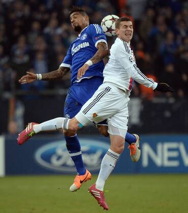 11.12.2013, xjhx, Fussball, UEFA Champions League, FC Schalke 04 - FC Basel, v.l. Kevin-Prince Boateng (FC Schalke 04), Fabian Frei (FC Basel)
