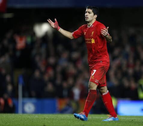 Liverpool s Luis Suarez looks on dejected Chelsea vs Liverpool - Premier League - Stamford Bridge- London - England - 29 12 2013 - Pic David Klein Sportimage EDITORIAL USE ONLY. No use with unauthorised audio, video, data, fixture lists, club league logos or live services. Online in-match use limited to 120 images, no video emulation. No use in betting, games or single club league player publications.