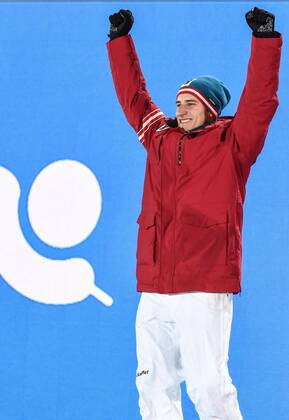 (140209) -- SOCHI, Feb. 9, 2014 (Xinhua) -- Gold medalist Matthias Mayer of Austria celebrates on the podium during the victory ceremony for the men s downhill of Alpine Skiing event at the Sochi 2014 Winter Olympic Games in Sochi, Feb. 9, 2014. (Xinhua Wang Haofei) (SP)OLY-RUSSIA-SOCHI-ALPINE SKIING-MEN S DOWNHILL-VICTORY CEREMONY 