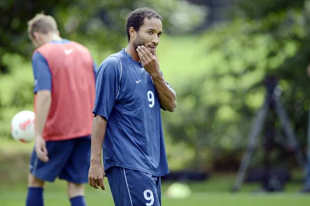 VDV-Trainingscamp --- Fussball --- 1.Bundesliga --- 09.07.2012 Bakary Diakite (VDV), Mimik, Gestik, Einzelbild, halbe Figur