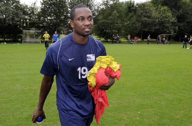 VDV-Trainingscamp --- Fussball --- 1.Bundesliga --- 09.07.2012 Tamandani Nsaliwa (VDV), Einzelbild, halbe Figur