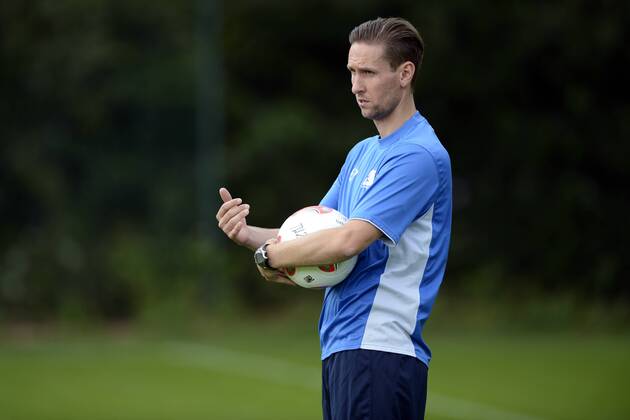 VDV-Trainingscamp --- Fussball --- 1.Bundesliga --- 09.07.2012 Andre Maczkowiak (Torwarttrainer VDV), Gestik, Einzelbild, halbe Figur