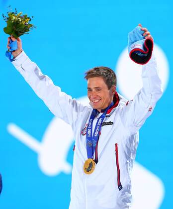 (140212) -- SOCHI, Feb. 12, 2014 (Xinhua) -- Gold medalist Ola Vigen Hattestad of Norway poses during the awarding ceremony for the men s sprint free of cross-country skiing event at the 2014 Sochi Winter Olympic Games in Sochi, Russia, Feb. 12, 2014. (Xinhua Gong Bing) (SP)OLY-RUSSIA-SOCHI-CROSS-COUNTRY SKIING-MEN S SPRINT FREE 