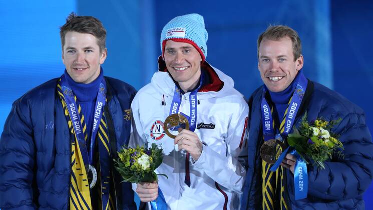 Sotschi, Olympia, Olympische Winterspiele 2014, Olympic winter games, sochi, 12.02.2014, Podium, Siegerehrung, Medals Ceremony, Medals Plaza, Sotschi, Cross Country Ski Sprint Männer, Cross Country skiing mens Sprint free, Teodor Peterson, Schweden, Silber, Ola Vigen Hattested, Gold, Emil Jönsson, Schweden, Bronze