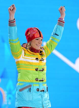 OLYMPIA - Olympische Spiele 2014 SOTSCHI,RUSSLAND,15.FEB.14 - DIVERS, OLYMPIA, SKI ALPIN - Olympische Winterspiele Sotschi 2014, Super G der Damen, Siegerehrung, Medaillenvergabe am Medal Plaza. Bild zeigt den Jubel von Maria Höfl Riesch (GER). 