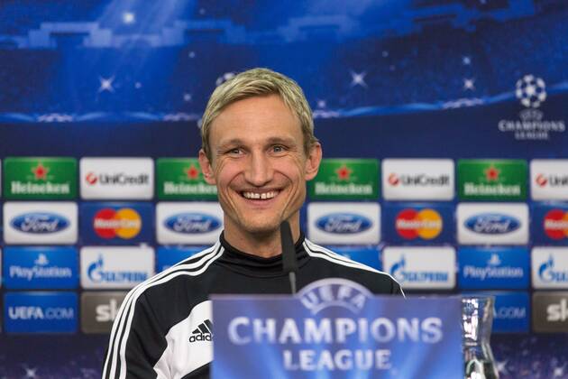 Trainer Sami Hyypiä (Bayer 04 Leverkusen) gut gelaunt am Lachen, Emotion, Freude, Glueck Abschluss - Pressekonferenz Bayer 04 Leverkusen --- Fussball --- Champions League --- Achtelfinale --- 17.02.2014, EP_JSE