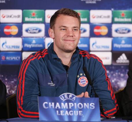 Torwart, Goalkeeper Manuel Neuer (FC Bayern München 1) laughing during the pressconference, während der Pressekonferenz gut gelaunt am Lachen, Emotion, Freude, Glück Abschluss - Pressekonferenz FC Bayern München --- Fussball --- Champions League --- Achtelfinale --- 18.02.2014 EP_JSE