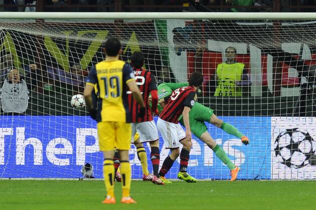 Mg Milano 19 02 2014 - Champions League Milan-Atletico Madrid foto Matteo Gribaudi Image Sport nella foto: palo Andrea Poli 