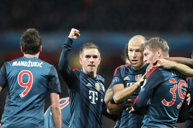 l-r: Torjubel von Mario MANDZUKIC 9 (FC Bayern München), Philipp LAHM 21 (FC Bayern München), Arjen ROBBEN 10 (FC Bayern München) und Toni KROOS 39 (FC Bayern München) Arsenal London vs. FC Bayern München, Fussball, Championsleague, 19.02.2014 , EP_CKT