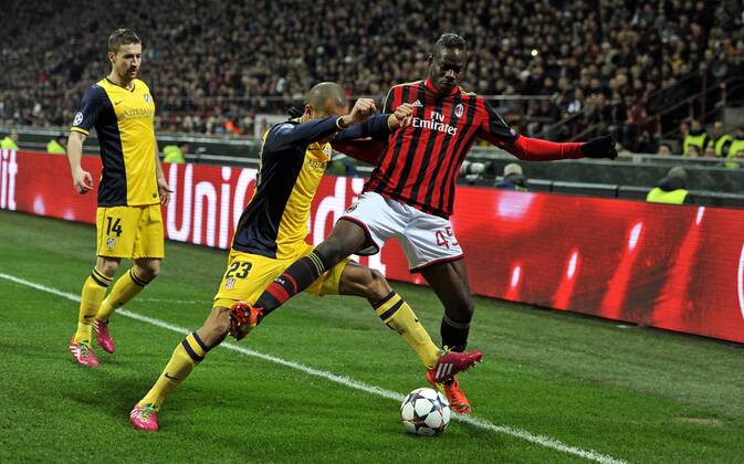 IPP20140219 Football - soccer: Serie A, AC Mailand - Atletico madrid, mario balotelli e miranda in azione italyphotopress worldwide copyright (Hinweis: Verwendung nur in Deutschland - only Germany) xHOCHxZWEIx xItalyxPhotoxPressx 