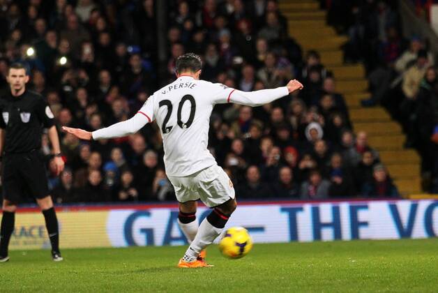 Manchester United s Robin Van Persie scoring his sides opening goal Crystal Palace vs Manchester United - Premier League - Selhurst Park - London - England - 22 02 2014 - Pic David Klein Sportimage EDITORIAL USE ONLY. No use with unauthorised audio, video, data, fixture lists, club league logos or live services. Online in-match use limited to 120 images, no video emulation. No use in betting, games or single club league player publications.