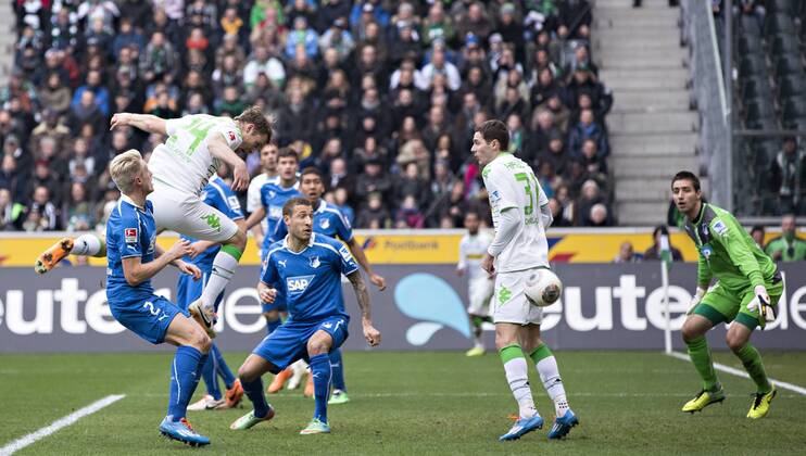 Mönchengladbach, 22.02.2014, Borussia Park Tor zum 2:0 durch Tony Jantschke (BMG), Andreas Beck (TSG), Fabian Johnson (TSG), Torwart Koen Casteels (TSG) VfL Borussia Mönchengladbach - TSG Hoffenheim