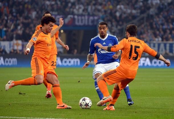 26.02.2014, xjhx, Fussball Champions League, FC Schalke 04 - Real Madrid, v.l. Marcelo (Real Madrid), Kevin-Prince Boateng (FC Schalke 04), Daniel Carvajal (Real Madrid)