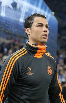 Cristiano Ronaldo (Real Madrid CF 7) beim Einlauf FC Schalke 04 vs Real Madrid C.F. --- Fussball --- Champions League Achtelfinale --- 26.02.2014 EP_JSE