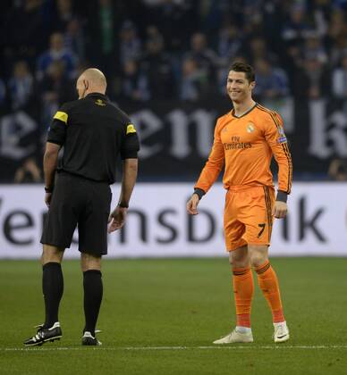 26.02.2014, Fussball Champions-League 2013 2014 Achtelfinale, FC Schalke 04 - Real Madrid, in der Veltins-Arena Gelsenkirchen. Christiano Ronaldo (Real Madrid) lacht. 