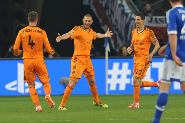 Gelsenkirchen, Deutschland 26. Februar 2014: Champions-League 13 14 - FC Schalke 04 vs. Real Madrid FC. Jubel Torjubel Torschütze Torschütze Karim Benzema (Real Madrid) Jubelt nach seinem Tor zum 0:1. mt